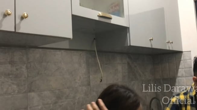 Dapur Rumah Baru Putri DA (YouTube Lilis Darawangi Official)