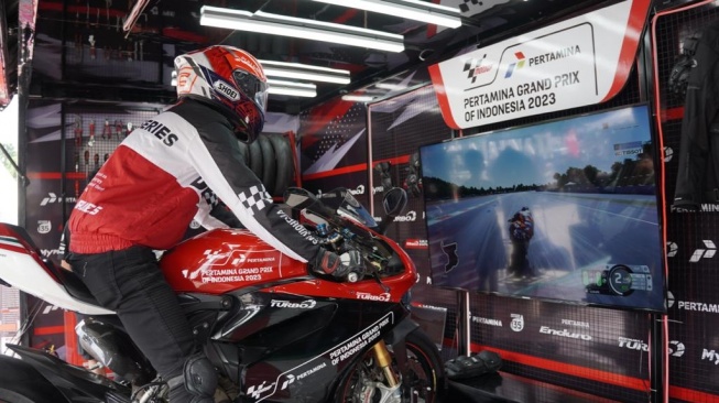 Singgah di Semarang, Roadshow Pertamina Grand Prix of Indonesia 2023 Ajak Warga Rasakan Pengalaman Jadi Pembalap MotoGP