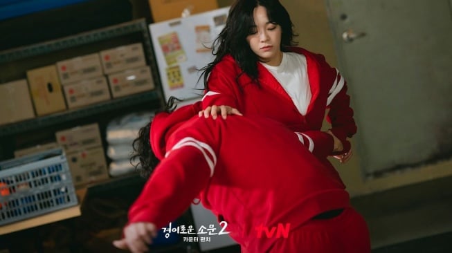 Pesona Kim Sejeong di The Uncanny Counter 2 (Instagram/@tvn_drama)