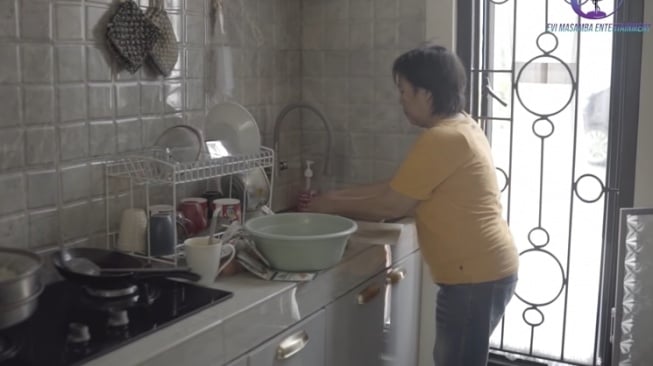 Dapur Rumah Baru Putri DA (YouTube EVI MASAMBA)