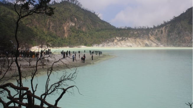 Pesona Cantik Kawah Putih Ciwidey, Nostalgia Kisah Cinta di Film My Heart