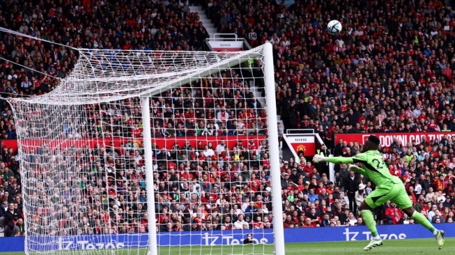 Respons Andre Onana usai Kebobolan dari Tengah Lapangan, Masih Bisa Senyum ke Kamera