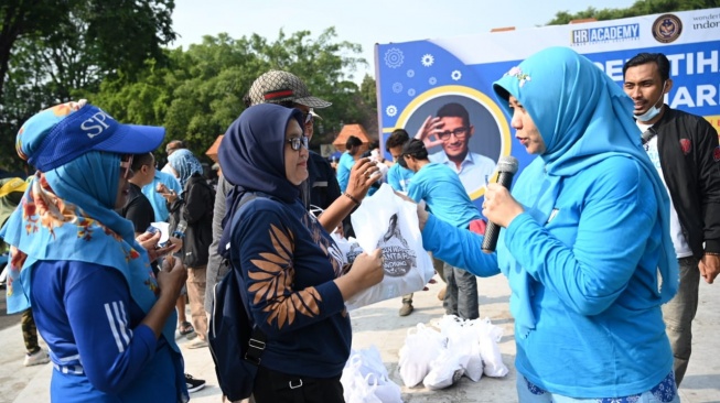 Sandiaga Uno Beraksi: Bazar Sembako Murah Hanya Rp 10 Ribu, Bantu Kehidupan Masyarakat di Tengah Ketidakstabilan Harga