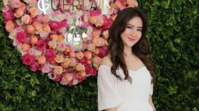 Cerita Beauty Influencer Marceline Carlos Terjun Jadi MUA