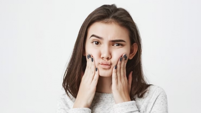 5 Tips Meniruskan Wajah secara Alami, Kamu Mau Coba?
