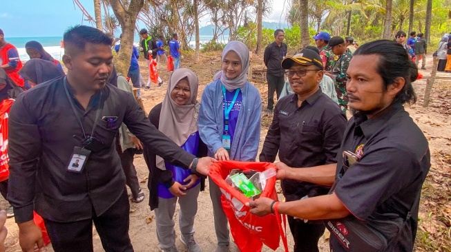 Kelola sampah menjadi energi bermanfaat melalui Program "Osing Nyampah", Pengembangan Ecotourism di Banyuwangi. (Foto: Istimewa)