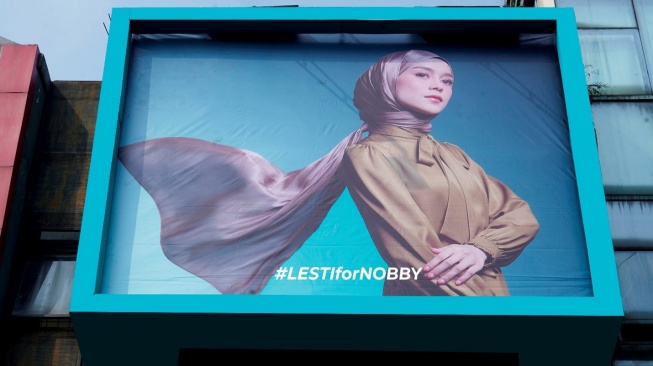 Lesti Kolaborasi dengan Brand Modest Fashion Indonesia Nobby, Penggemar Antusias