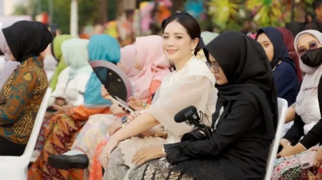Potret Nagita Slavina di Acara Istana Negara (Instagram/@raffinagita1717)