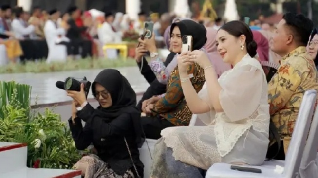 Potret Nagita Slavina di Acara Istana Negara (Instagram/@raffinagita1717)