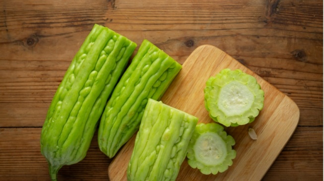 8 Tips Memasak Pare agar Warnanya Tetap Hijau, Ternyata Gampang Banget