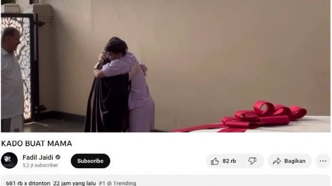 Viral, Kado Fadil Jaidi untuk Ibunya Trending di Youtube!