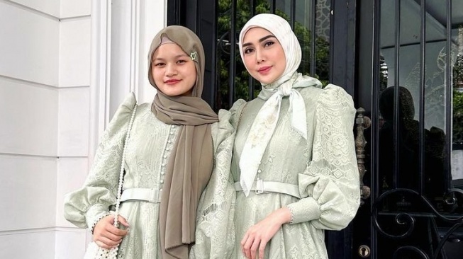 Anak Artis Putuskan Berhijab (Instagram/@syh55)