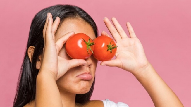 Heboh White Tomato di Produk Richard Lee, Apa Sih Manfaatnya dan Bedanya dengan Tomat Biasa?