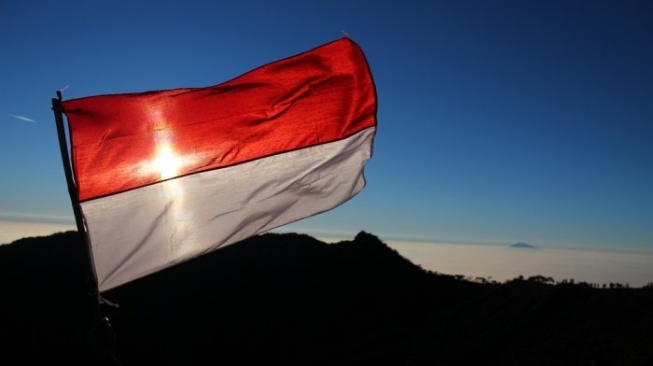 Pemabuk Tewas Dikeroyok karena Cabut Bendera Merah Putih