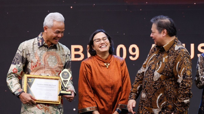 Salurkan KUR Hingga Rp 55,27 Triliun, Jateng Raih Penghargaan Kredit Usaha Rakyat Award 2022