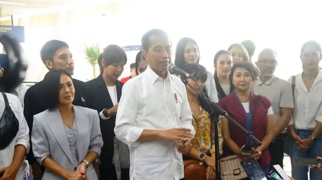 Jokowi Ungkap Tiket LRT, MRT, hingga Kereta Cepat Bakal Disubsidi Pemerintah