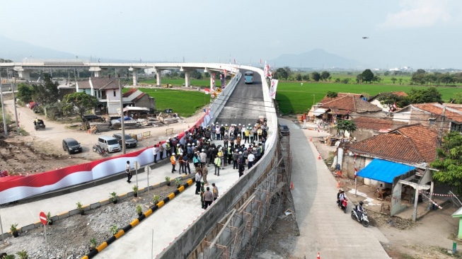 Akses ke Stasiun Kereta Cepat Tegalluar Makin Mudah, Hari Ini Jembatan Cibiru Diresmikan