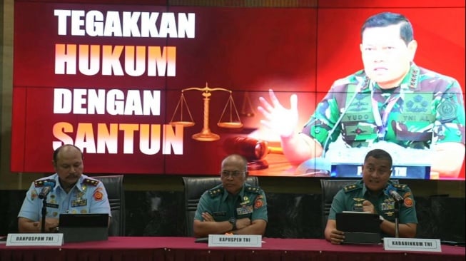 Sidang Kasus Suap Kepala Basarnas, Hakim Diberi Pangkat Lokal Agar Sederajat dengan Terdakwa