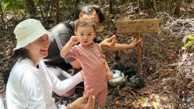 Potret Nadine Chandrawinata Babymoon di Belitung  (Instagram/@nadinelist)