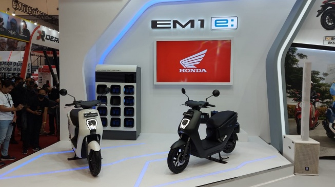 Sepeda Motor Listrik Honda EM1 e: Meluncur di area GIIAS 2023. (Suara.com/Manuel Jeghesta)
