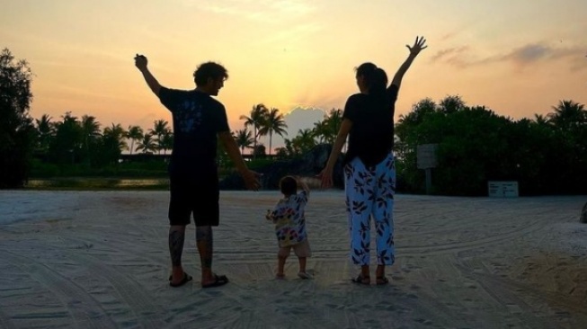 Potret Nadine Chandrawinata Babymoon di Belitung  (Instagram/@nadinelist)