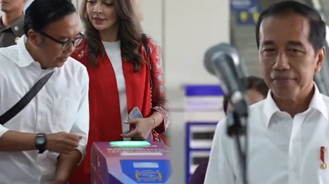 Momen Ari Lasso Gigit Jari saat Salah Tapping Gate LRT Jabodebek Bareng Jokowi