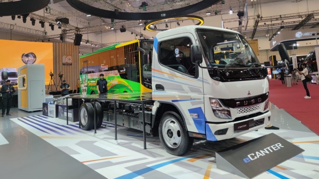 Mitsubishi Fuso eCanter di GIIAS 2023. (Foto: KTB)