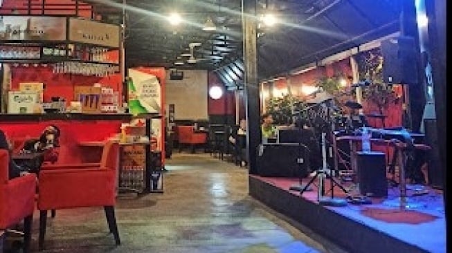 AMPM jadi salah satu cafe yang buka 24 jam di Solo. [Dok]