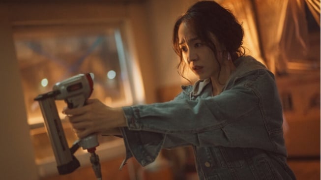 Teaser Film Target: Beli Barang Online, Shin Hye Sun Diburu Penjahat