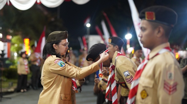 30 Tahun Mengabdi, Mbak Cicha Sematkan Lencana Pancawarsa 6 Kepada 3 Orang Pramuka