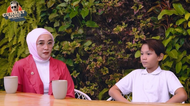 Muhammad Sultan bersama ibunya, Tuty Ariesta di Podcast Denny Sumargo yang diunggah Selasa (15/8/2023).