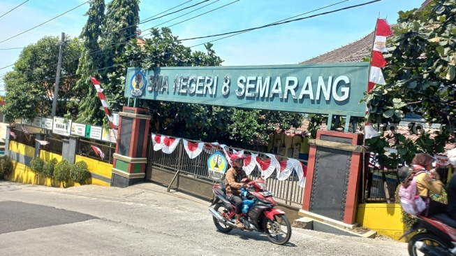 Benarkah Ada Pungutan Liar Berkedok Infaq di SMAN 8 Kota Semarang?