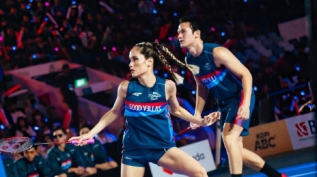 Artis Tanding Badminton di Media Clash 3.0 (Instagram/@claurakiehl)