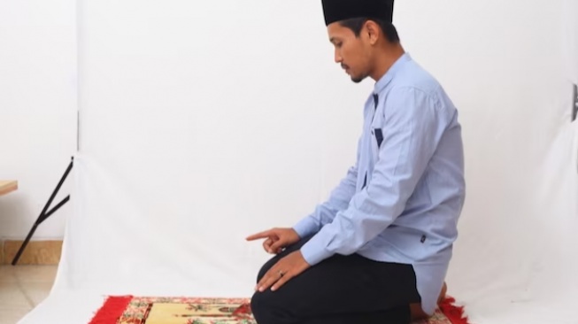 Bacaan Sholat Subuh Muhammadiyah, Lengkap dengan Tulisan Arab, Latin dan Terjemahannya