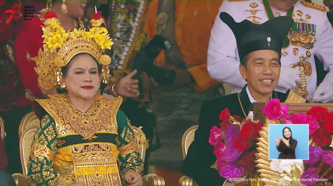 Pakai Kostum Penari Tari Legong, Iriana Jokowi Bikin Gemas Saat Ikut Joget Goyang Maumere