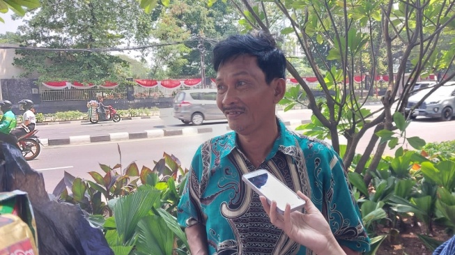 Setelah 78 Tahun, Indonesia Belum Merdeka Bagi Faisol si Pedagang Kerak Telor