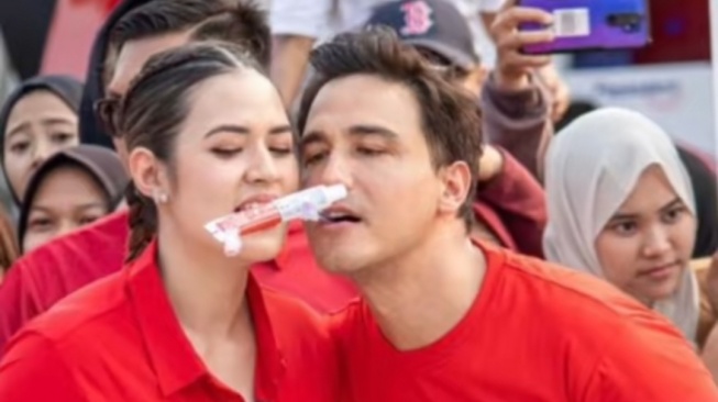 Potret Raisa dan Hamish Daud Lomba 17 Agustus, Diapain Aja Tetep Cakep!