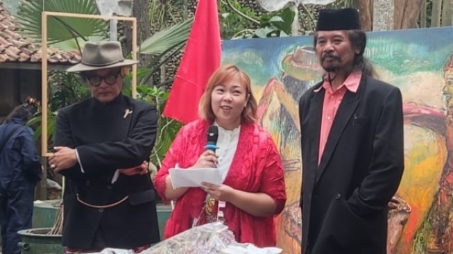 Stand Up di Depan Puluhan Seniman, Puteri Gus Dur Sindir Para Capres