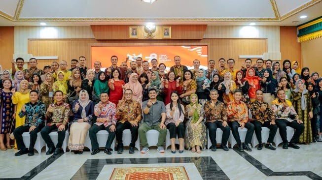 Jamuan makan malam di Pendopo Rumah Dinas Wali Kota. 