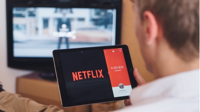 Ilustrasi Netflix - Download Film dalam Netflix (Freepik)