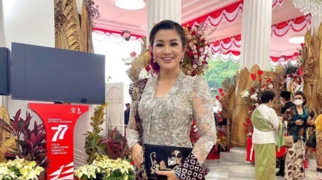 Pedangdut Berpendidikan Tinggi (Instagram/@fitricarlina)