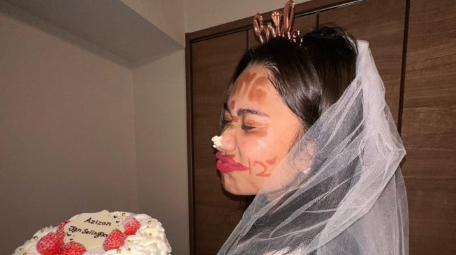 10 Potret Bridal Shower Berkedok Wisuda Azizah Salsha Istri Pratama Arhan