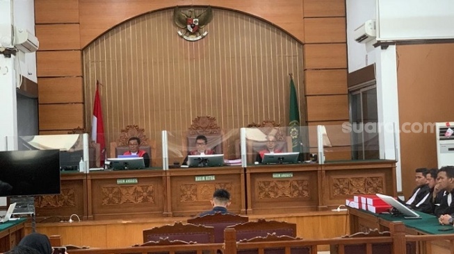 Mario Dandy saat membacakan pleidoi sebagai terdakwa kasus penganiayaan berat David Ozora. Sidang tersebut digelar di PN Jakarta Selatan. (Suara.com/Rakha)