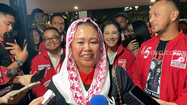 Digadang-gadang Jadi Bakal Cawapres, Yenny Wahid Bakal Ziarah ke Makam Gus Dur: Tunggu Petunjuk Bapak, Bapak Sendiri