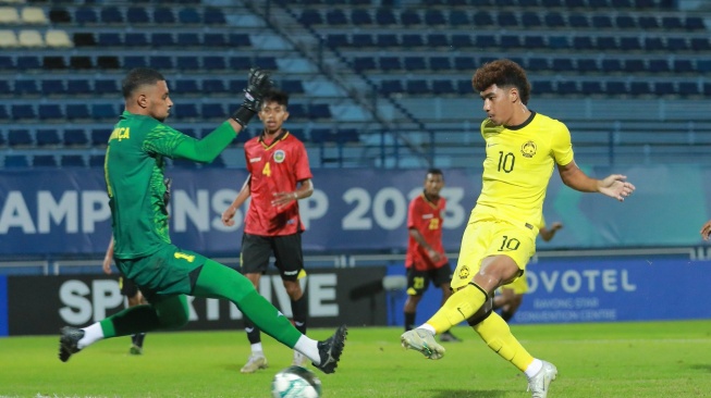 Pemain Malaysia Alif Ikmalrizal saat bobol gawang Timor Leste dalam laga Grup B Piala AFF U-23 2023, Selasa (22/8/2023). [Dok. FAM Malaysia].