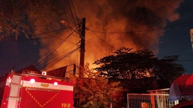 Kebakaran Maut 152 Rumah di Jalan Kebon Jahe Jakpus, 2 Orang Tewas