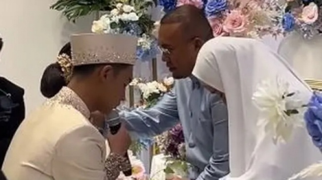 Potret Kedekatan Pratama Arhan dan Andre Rosiade. (Instagram/arhanazizah.official)