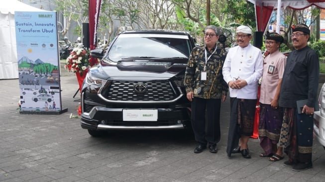 Toyota Kucurkan Rp 26 Miliar Bangun Ekosistem Mobilitas Ramah Lingkungan di Bali