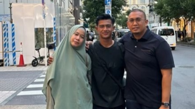 Potret Kedekatan Pratama Arhan dan Andre Rosiade. (Instagram/arhanazizah.official)