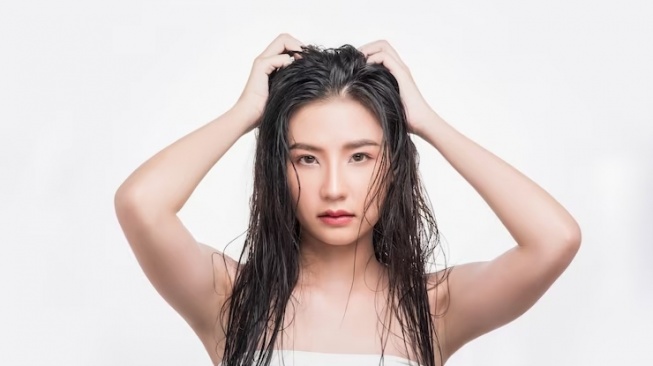 5 Cara Menumbuhkan Baby Hair secara Alami, Kamu Mau Coba?